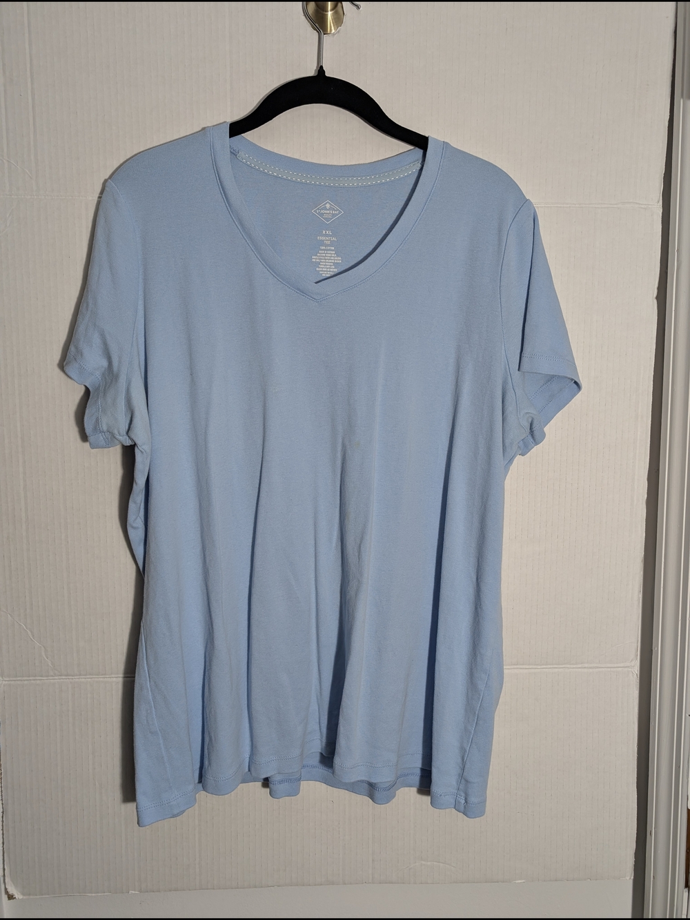 EUC- St. John’s Bay Essential V-Neck Tee - Light Blue - XXL